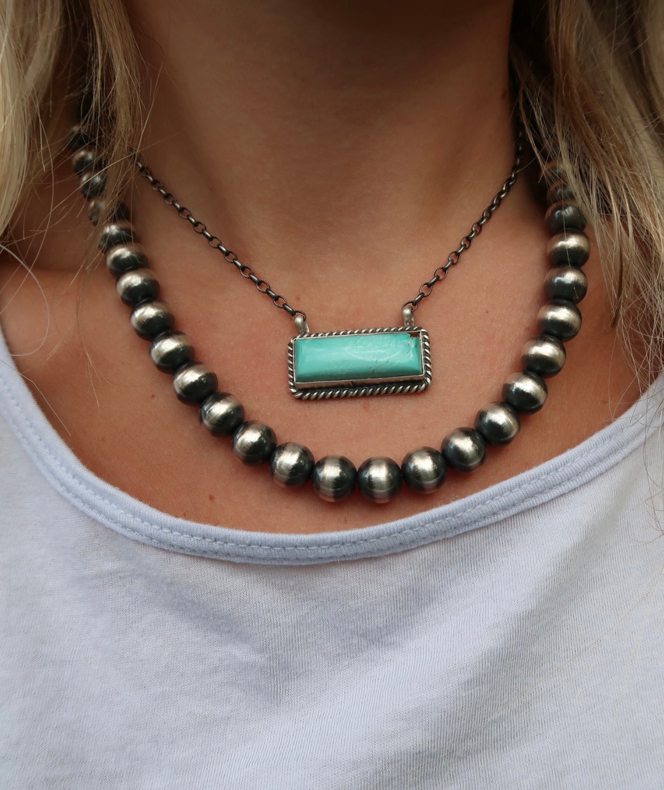 Single Stone Bar